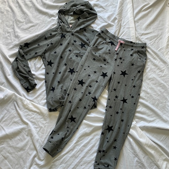 Super soft jogging set. 32 Celsius heat, size M (10/12) worn only twice. Bundle! - Picture 1 of 5